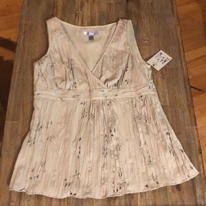 Nine and Co. Flowy, eyelet tank.